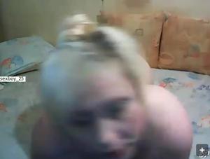Signora anziana ostenta in webcam - immagine dello schermo #14